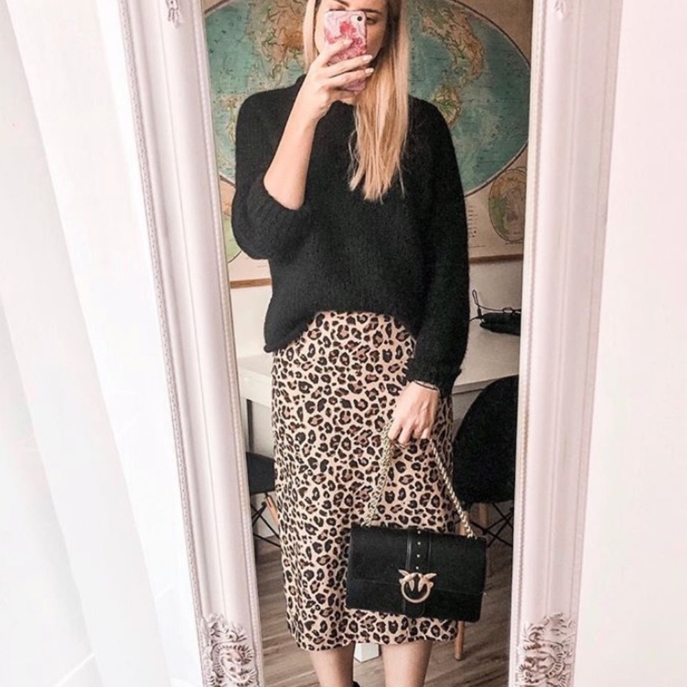 Zara Round Neck Black Sweater